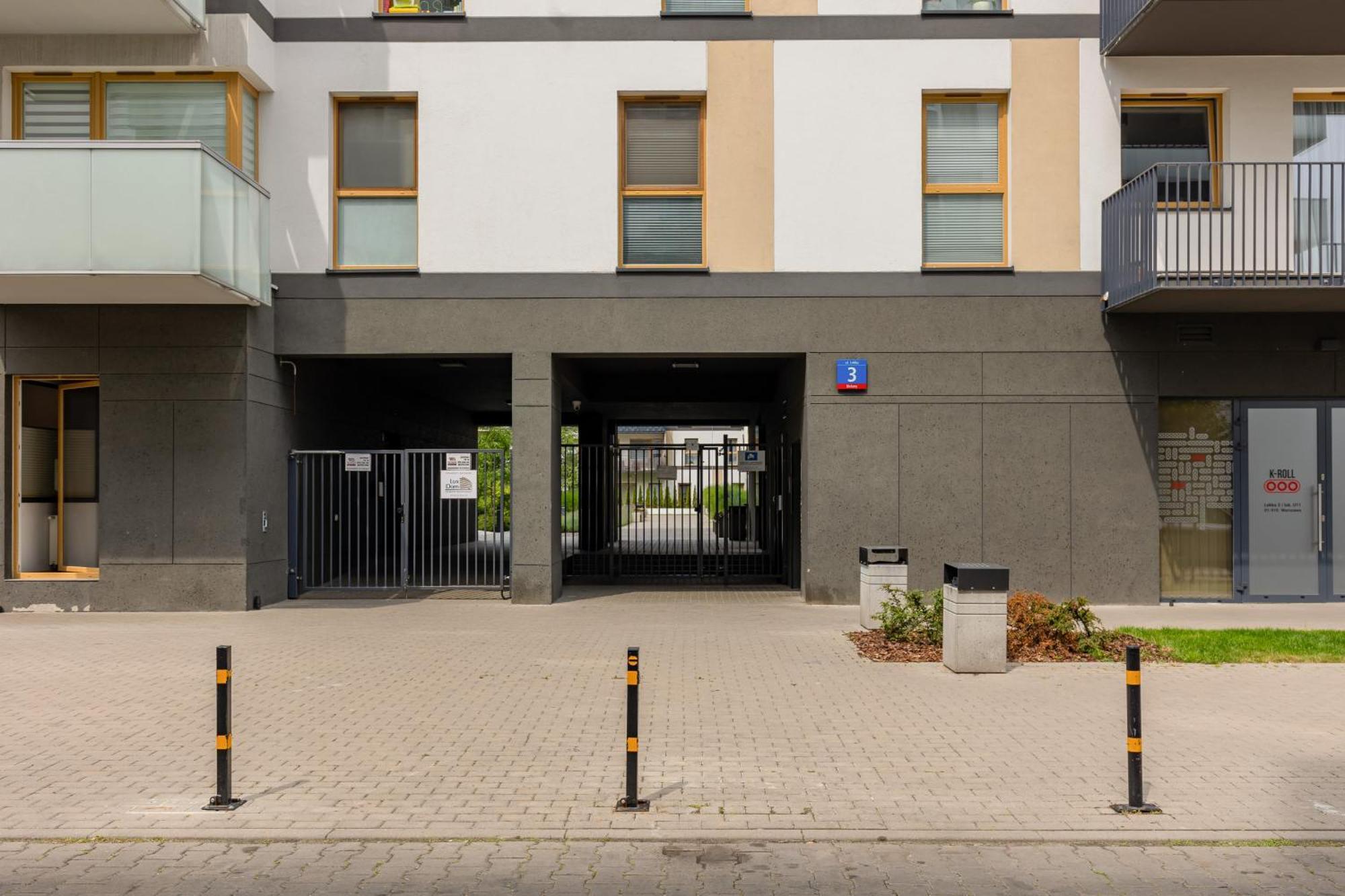 Metro Bielany Apartments By Noclegi Renters Warsaw Exterior photo